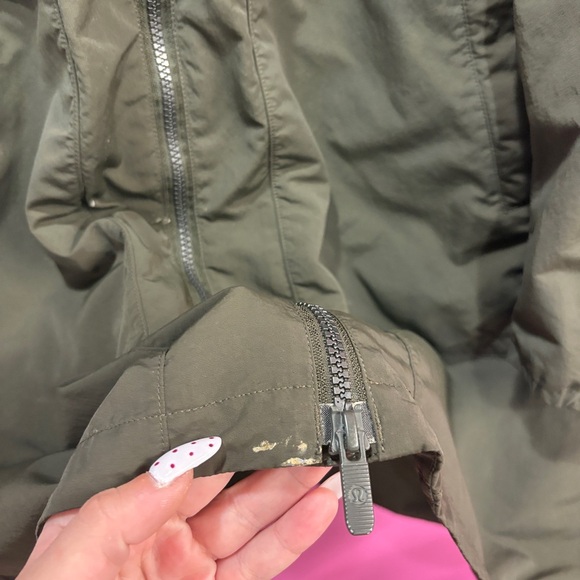 Lululemon Easy As Jacket Dark Olive - Picture 5 of 9